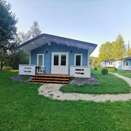 Caloroczny Na Wylacznosc Niebieska Osada Nad Gorskim Potokiem