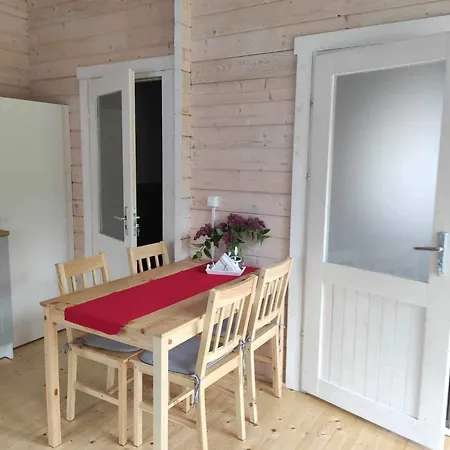 Caloroczny Na Wylacznosc Niebieska Osada Nad Gorskim Potokiem