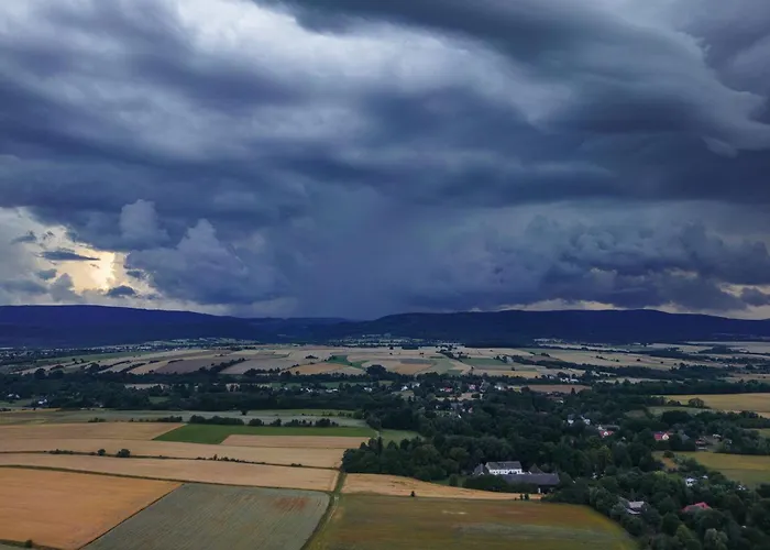 Caloroczny Na Wylacznosc Niebieska Osada Nad Gorskim Potokiem Apartmán Stary Waliszow