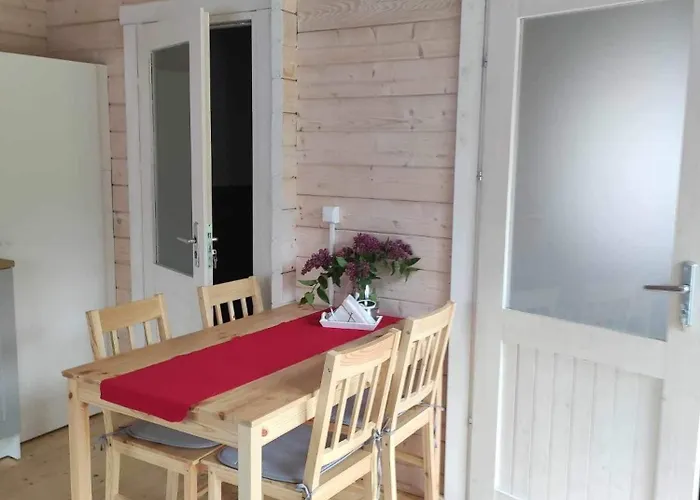 Caloroczny Na Wylacznosc Niebieska Osada Nad Gorskim Potokiem